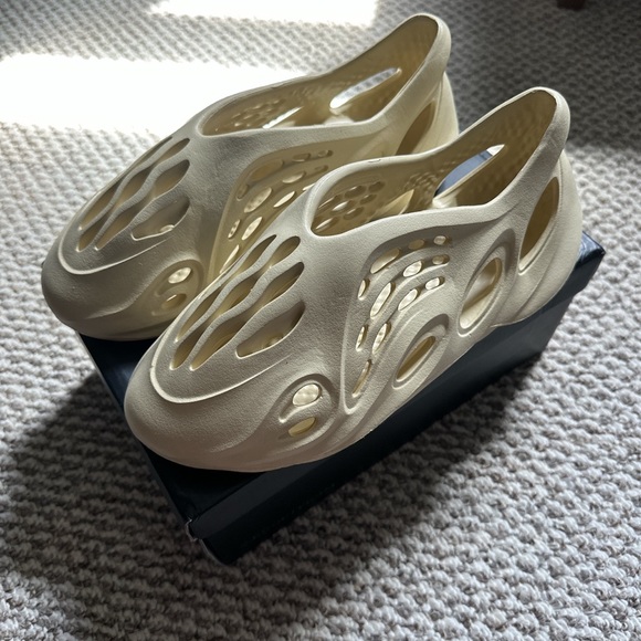 EGO Super Bass Cream Rubber Slides - Picture 3 of 9